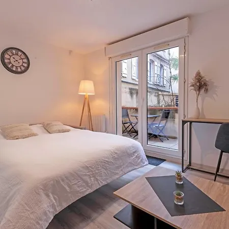 דירה Bright Studio Located In The Center Of
